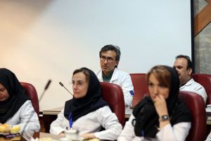 جلسه کمیته مورتالییتی مورخ 13 آذر ماه سال جاری در مرکز قلب و عروق شهید رجایی: عکس شماره 12 / 12
